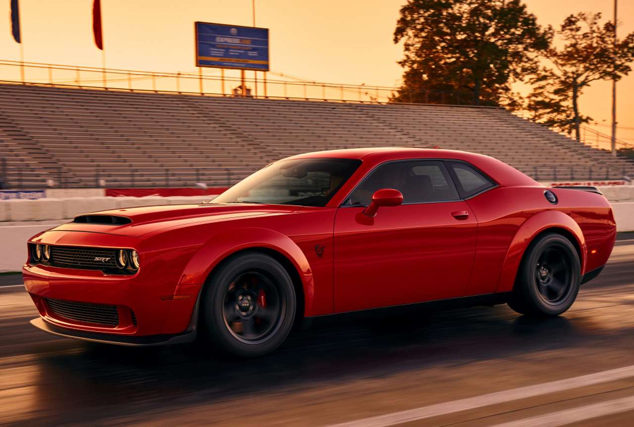 При Никсоне такого не было: Dodge Challenger SRT Demon представлен официально