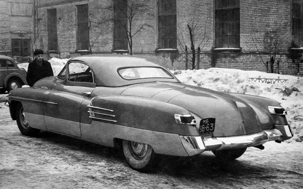 Длиннющий «хвост» ЗИС‑112 придавал ­автомобилю экстравагантный вид.