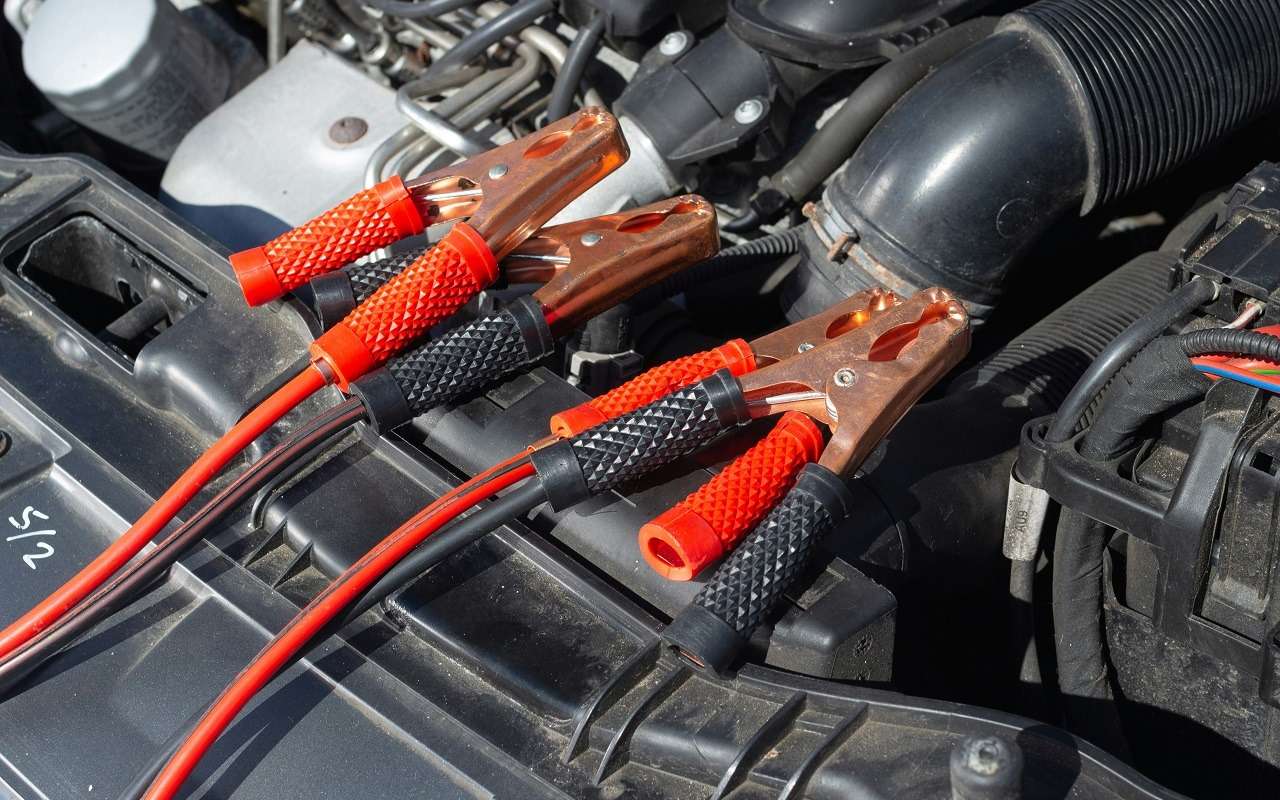 Опрос: почти 40% владельцев машин из КНР пожаловались на разряд аккумулятора