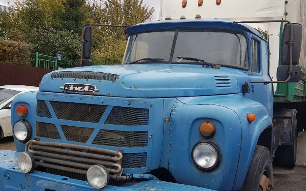 Кому же он достался? Взгляните на этот потрясающий грузовик ЗИЛ