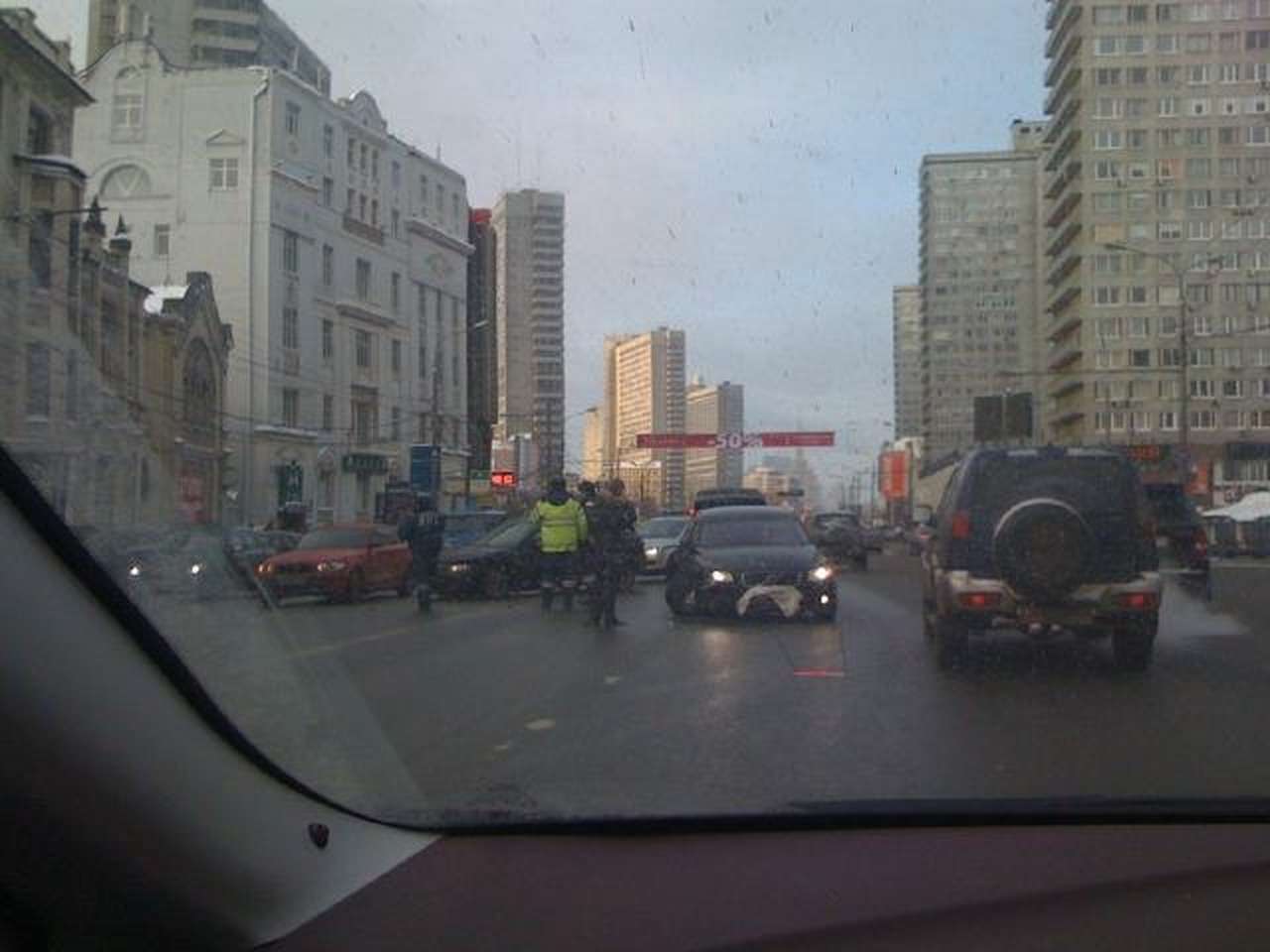 Мигалка Volvo на Арбате. Фото из Живого Журнала