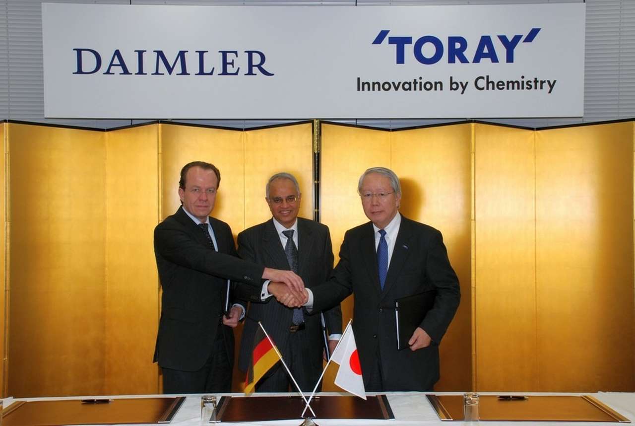 Daimler скооперировался с японцами в производстве карбона