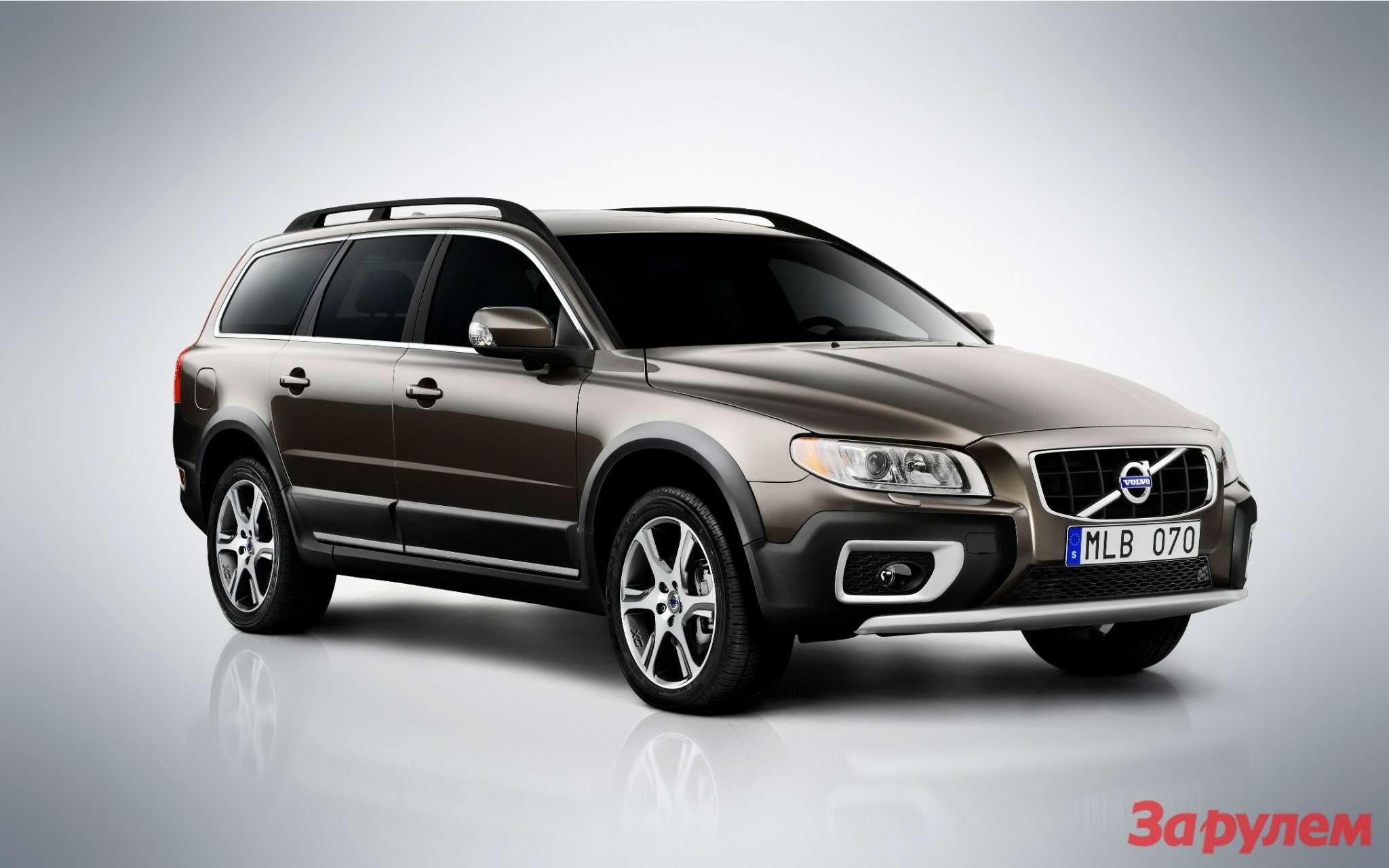 Автомобиль Volvo XC70: обзор, новости, машина Вольво ХС70 — характеристики,  комплектации, разные поколения Volvo XC70 — сайт За рулем www.zr.ru