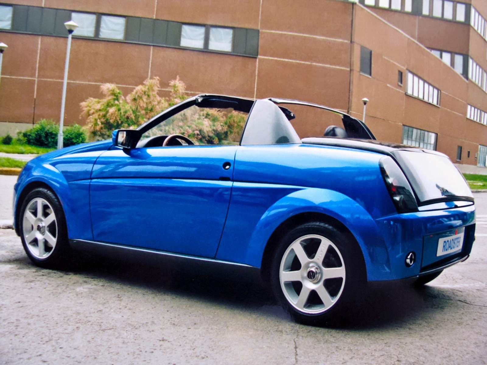 Lada Roadster 2000