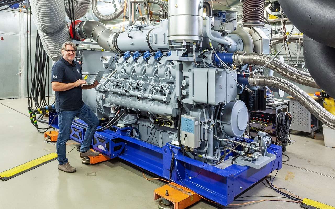 В России появилось моторое масло, которые одобрили в Rolls-Royce