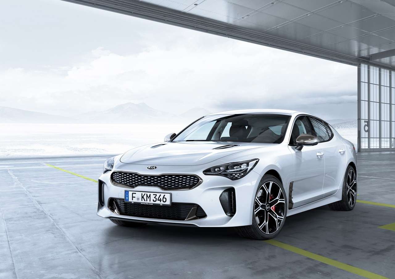 Три на два: Kia Stinger едет в Европу с дизелем