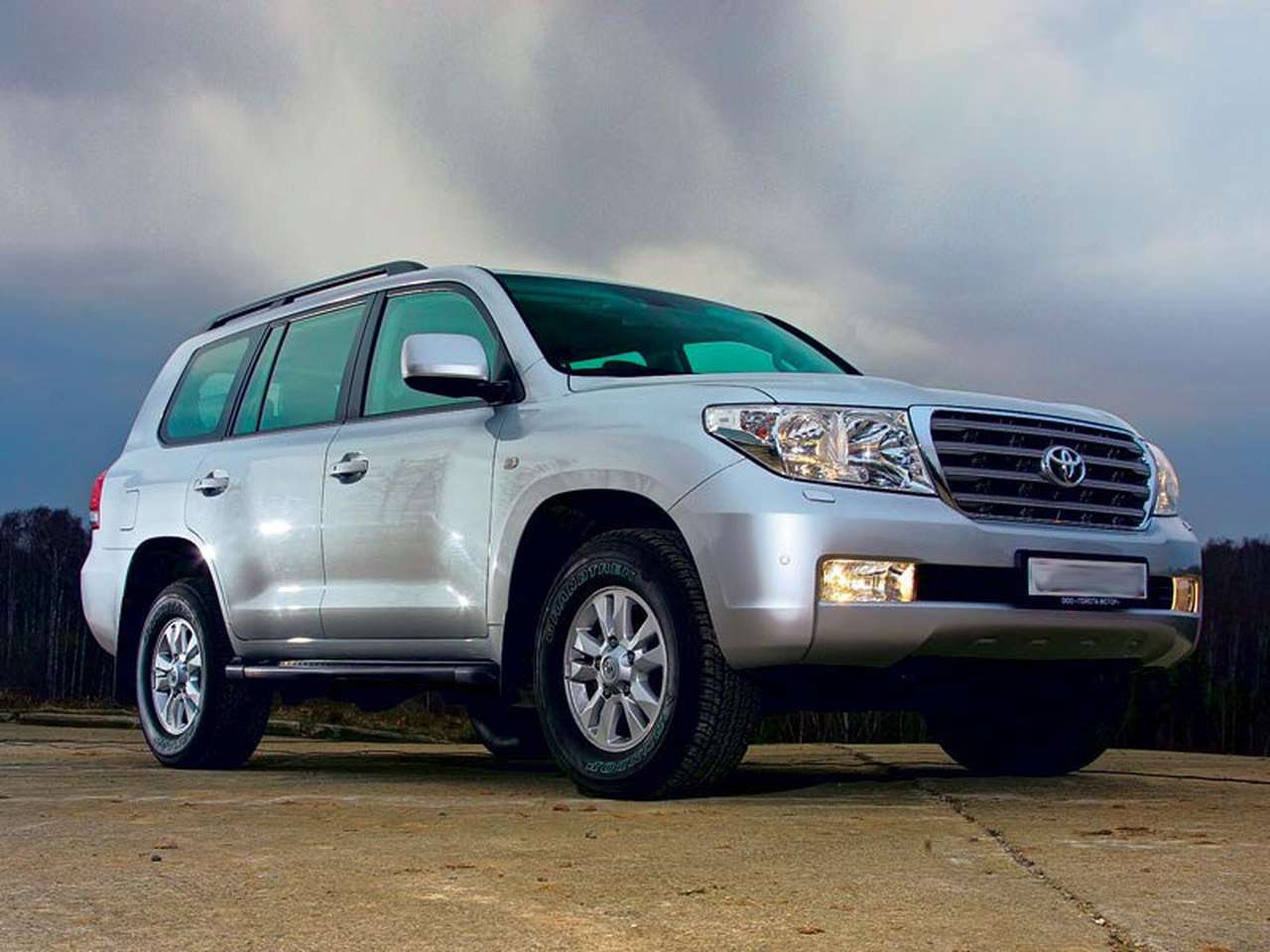 Судебные приставы сняли колеса с машины должника