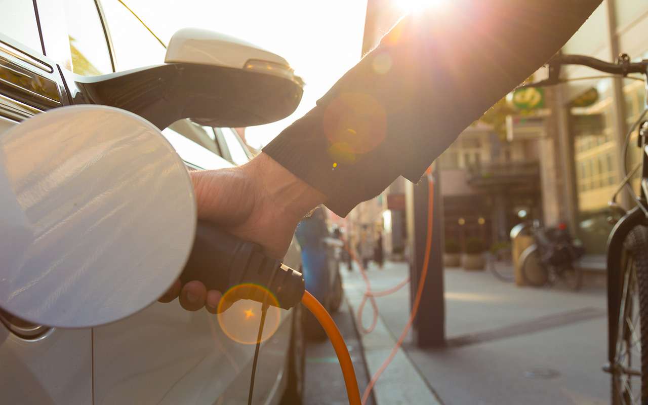 Говорят, спрос на электромобили скоро вырастет — верить?