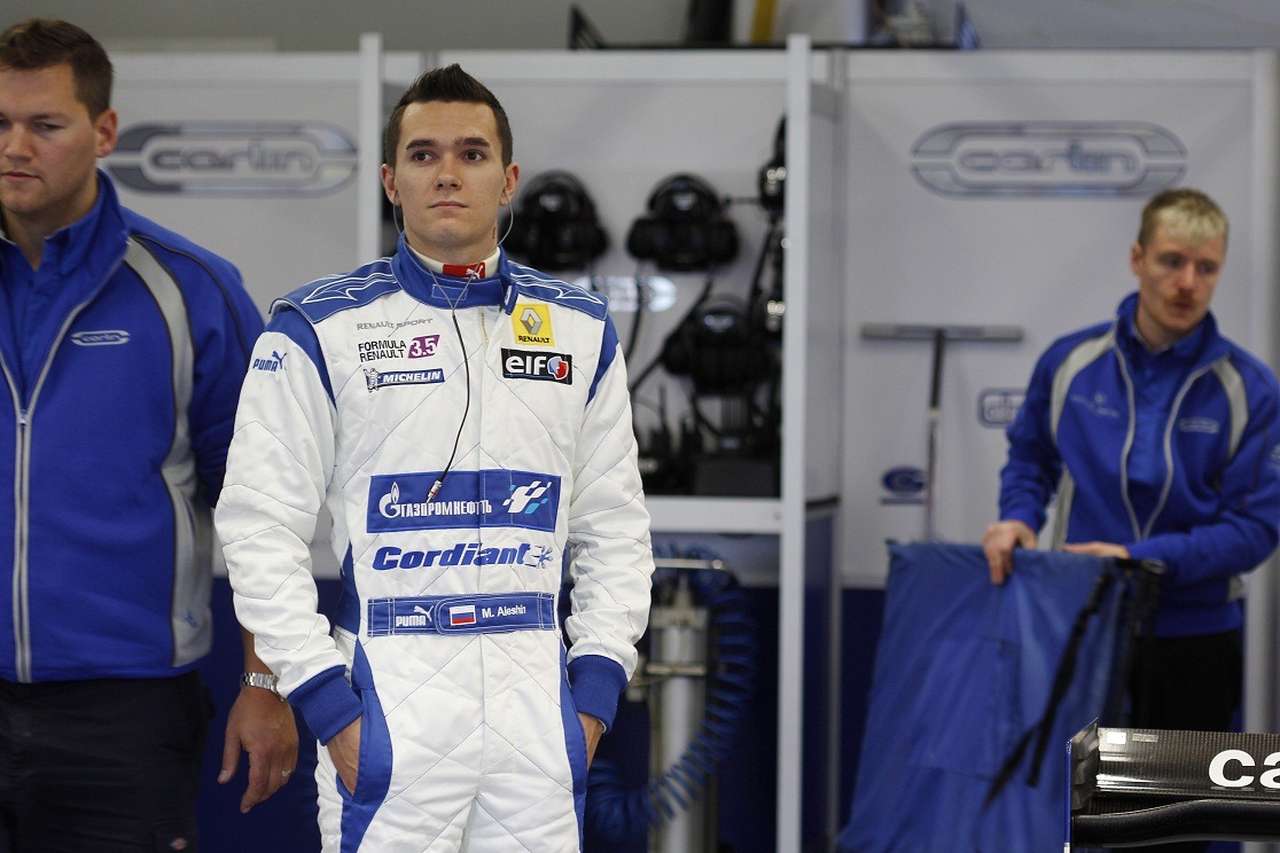 Автогонщик Михаил Алешин: «Я езжу на метро...» (ВИДЕО)