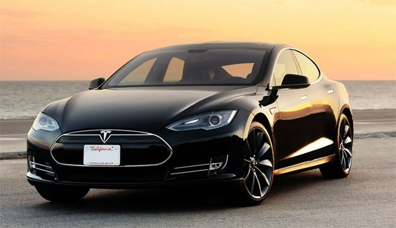 Tesla Model S объявили лучшим автомобилем     