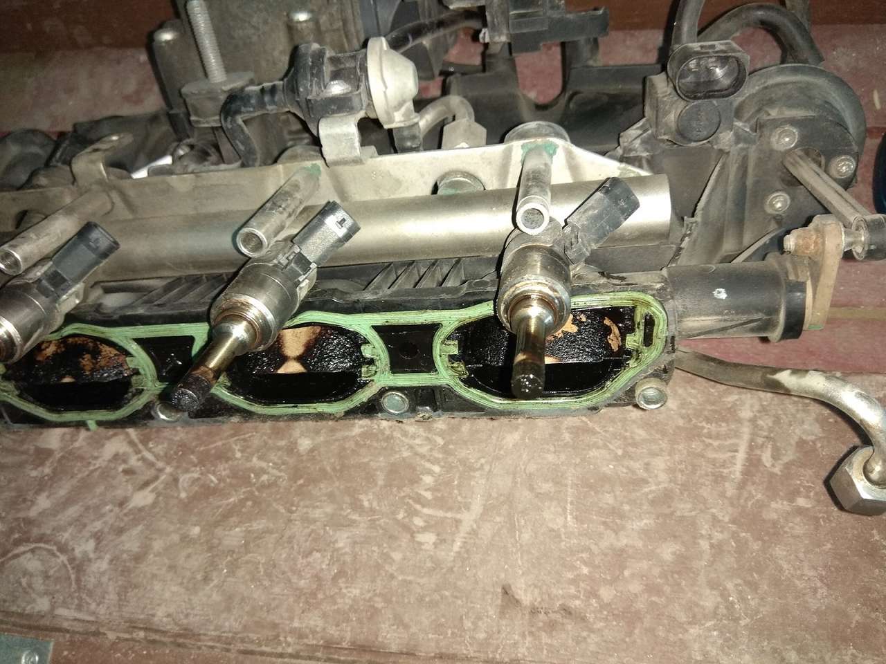 Закоксовка форсунок на моторе TSI Volkswagen.