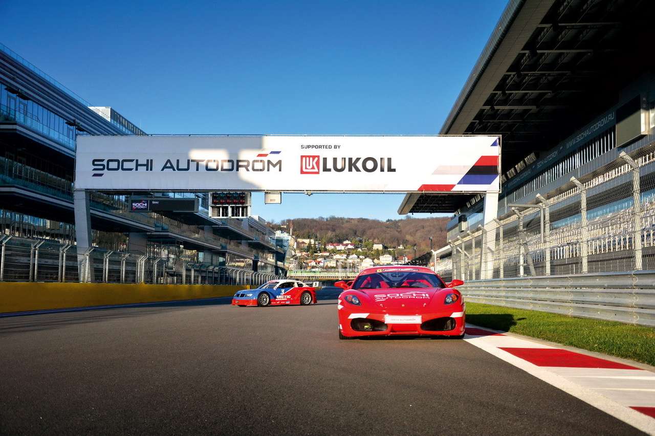 Вениамин Кондратьев, губернатор Краснодарского края: «Лукойл традиционно уделяет большое внимание развитию социальных программ и поддержке российского спорта. Уверен, сотрудничество автоспортивного комплекса и одной из крупнейших нефтегазовых компаний страны позволит реализовать на Кубани новые общественно-значимые проекты, популяризировать автоспорт».