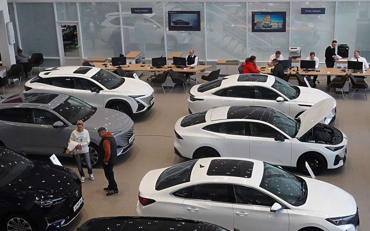 «Продажи упадут»: эксперты – о ситуации на авторынке после повышения ставки ЦБ