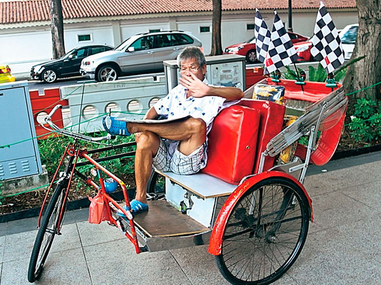 Велорикши не отстают от всеобщего гоночного сумасшествия.