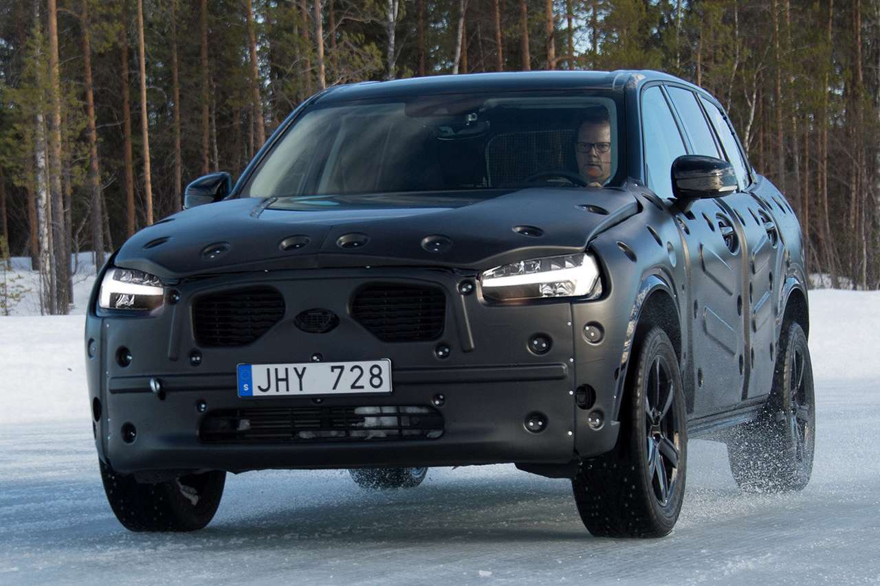 Британские журналисты прохватили на новом Volvo XC90