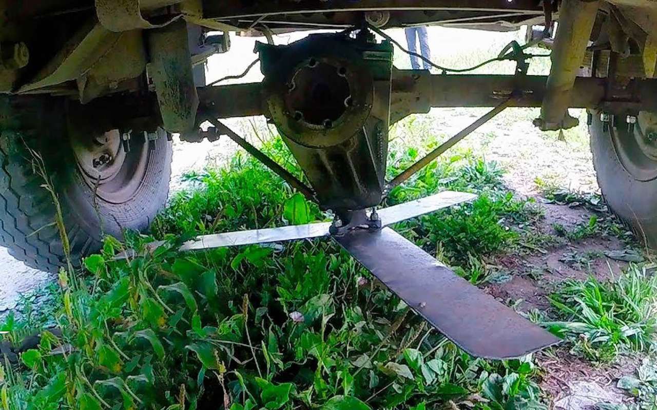 «Уазик» превратили в газонокосилку. И это работает!