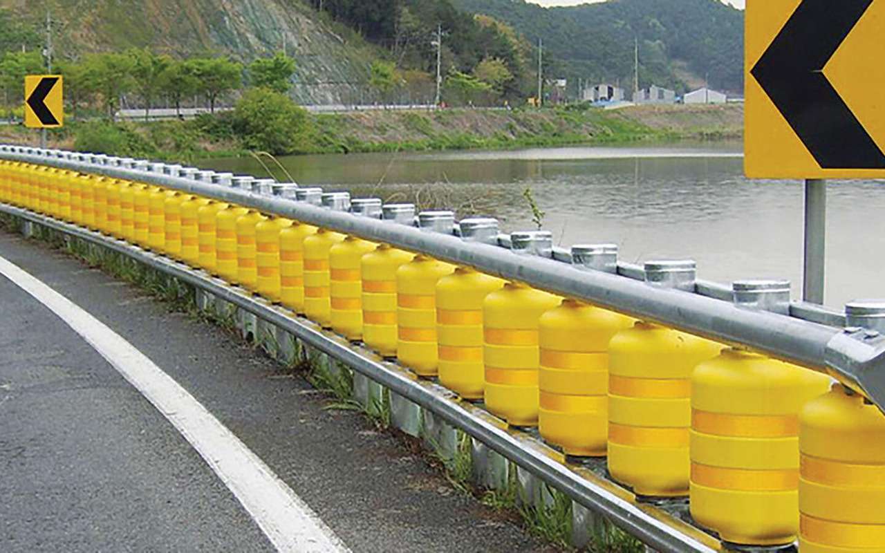 Новые барьерные ограждения гасят энергию столкновения