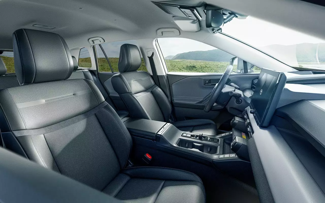 Интерьер Toyota RAV4