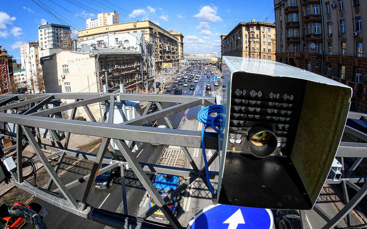 Камеры фиксации снова «глючат»: они считают автомобиль мотоциклом