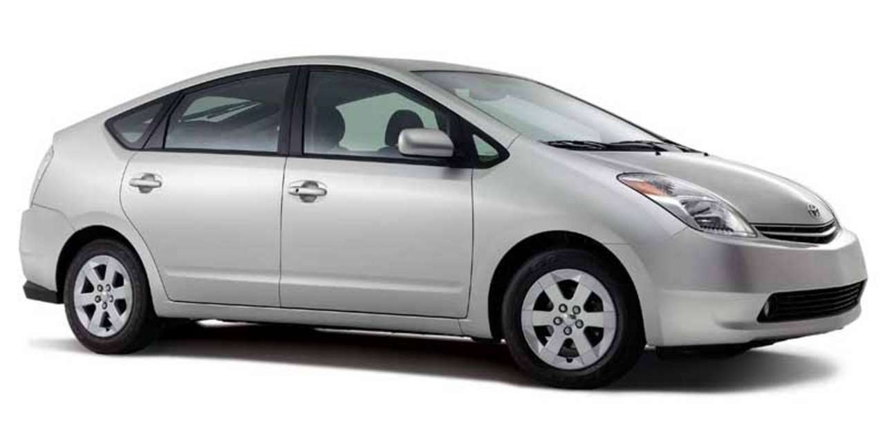 Выпуск Prius остановили на неделю