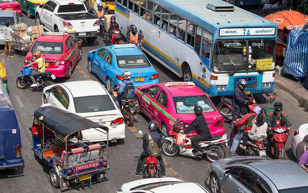 10 нелепых правил дорожного движения со всего света