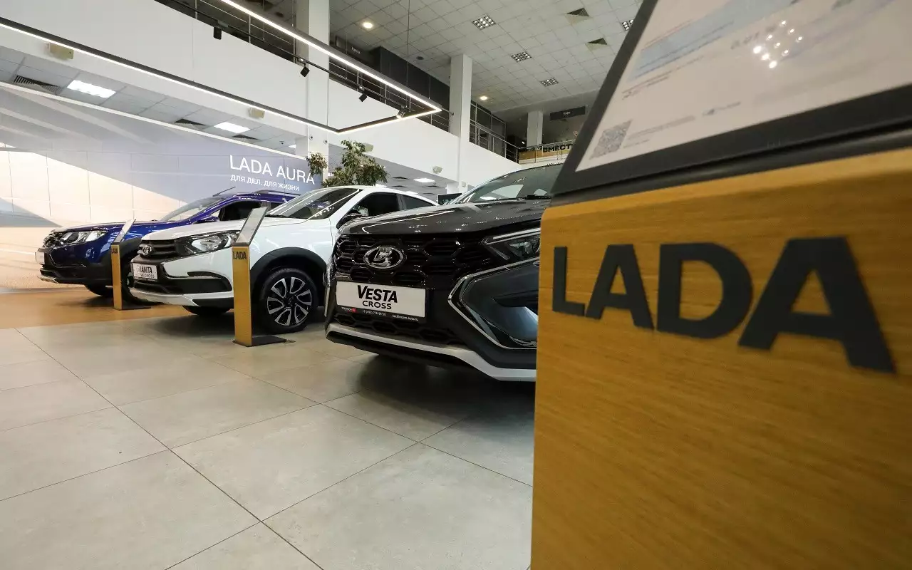 Купить Ладу до повышения цен — есть ли машины у дилеров?
