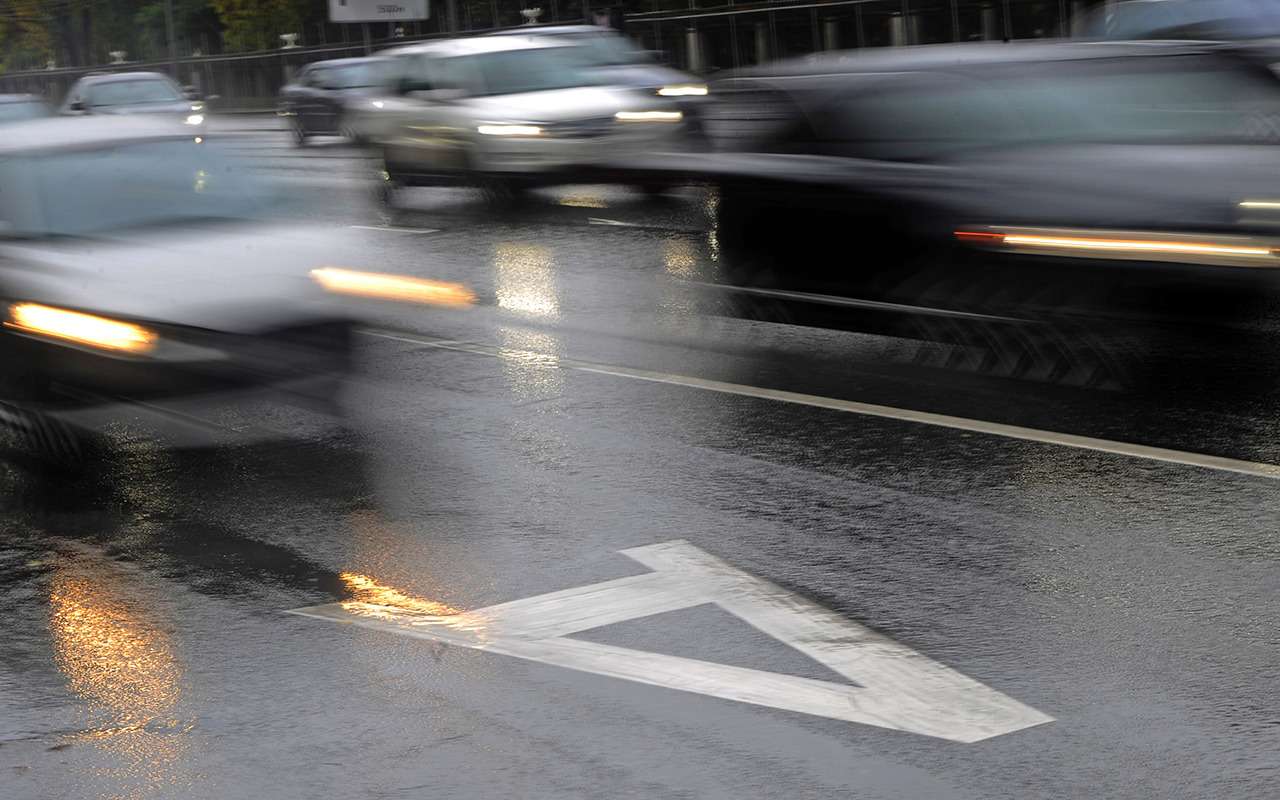 В Москве запретят ездить по выделенкам. Всегда