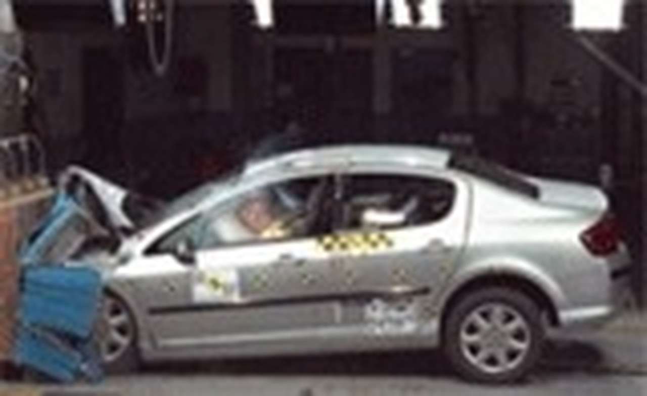 Peugeot 407 разбился на "пятерку"