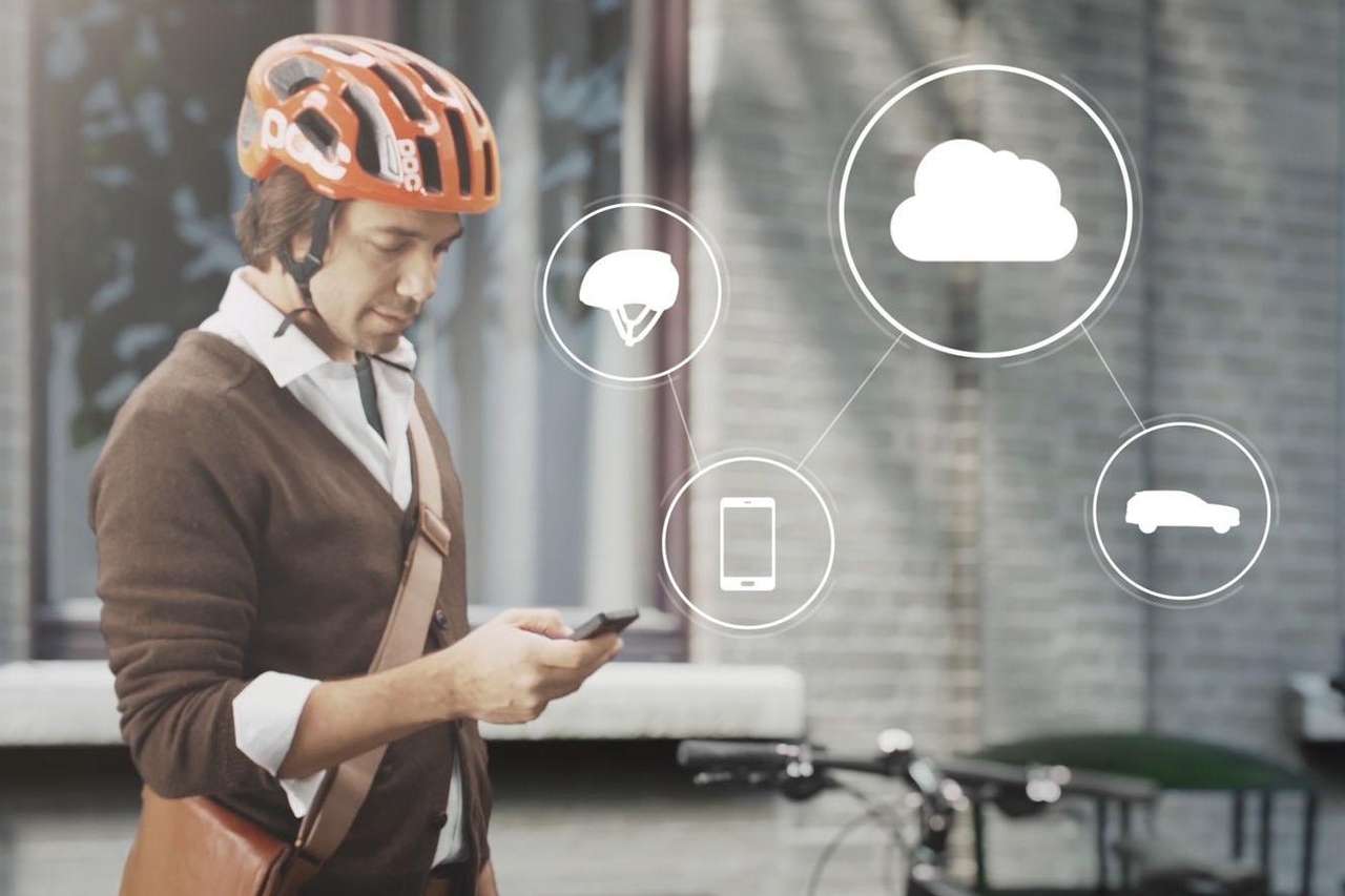 Volvo наладит связь между машинами и велосипедистами