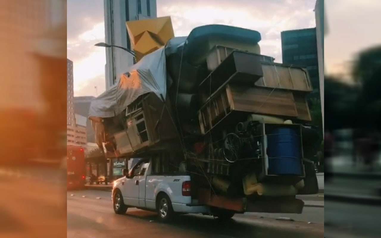 Все свое — с собой: пикап самого жадного человека