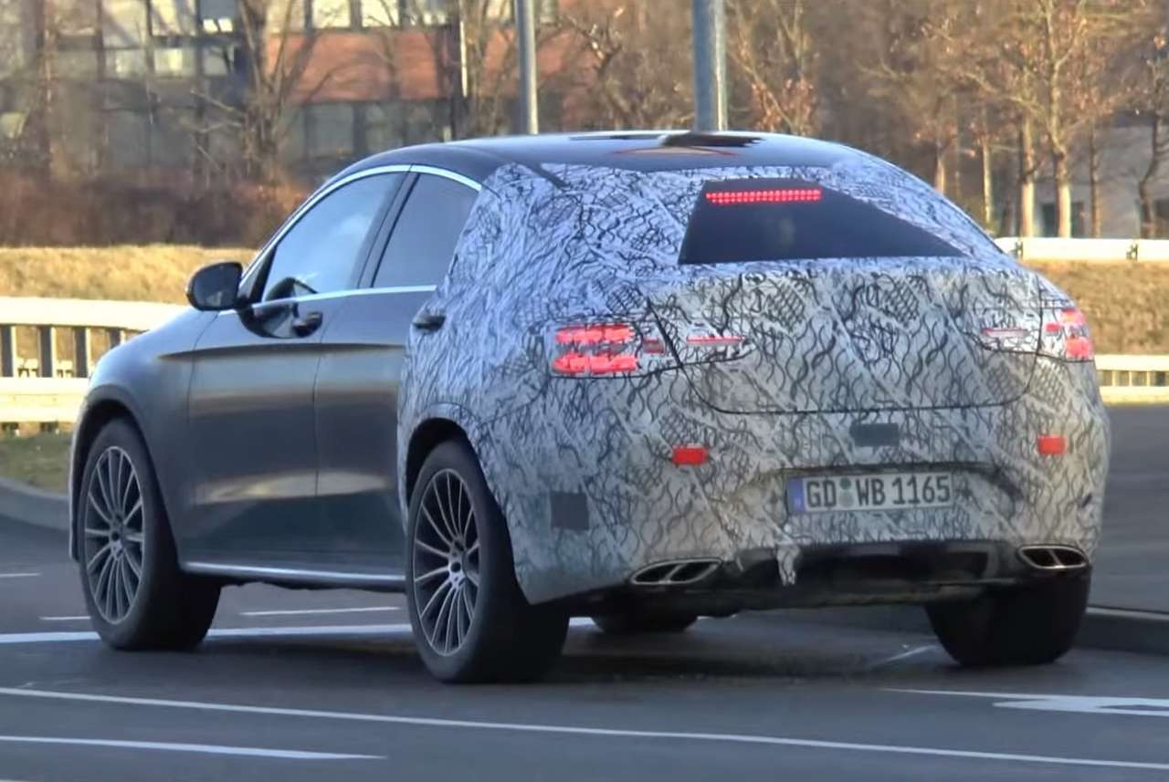 Кросс-купе Mercedes-Benz GLC 450 AMG 4Matic торопится в Женеву (ВИДЕО)