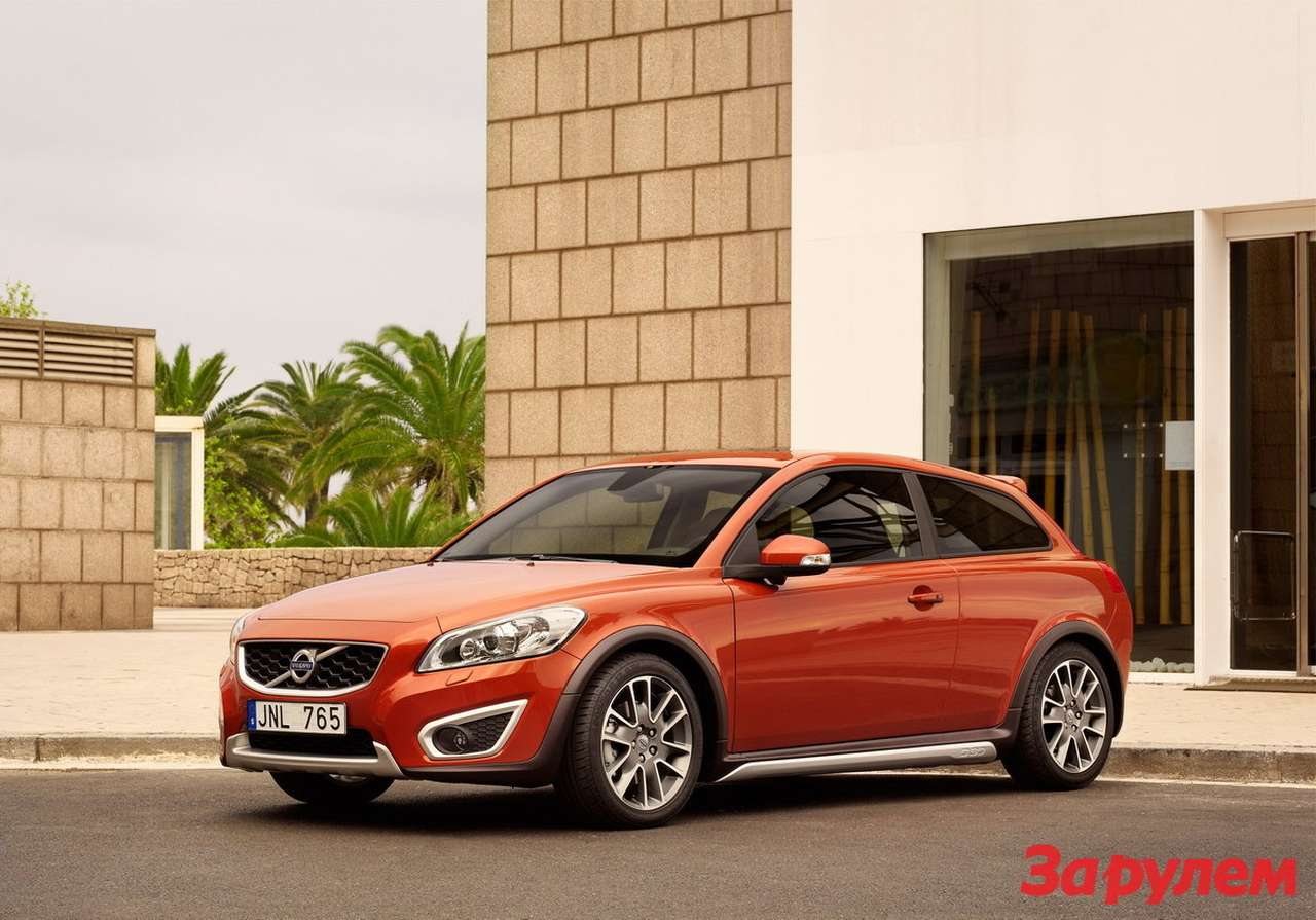 Новый Volvo C30 2010 модельного года уже в России (ВИДЕО)