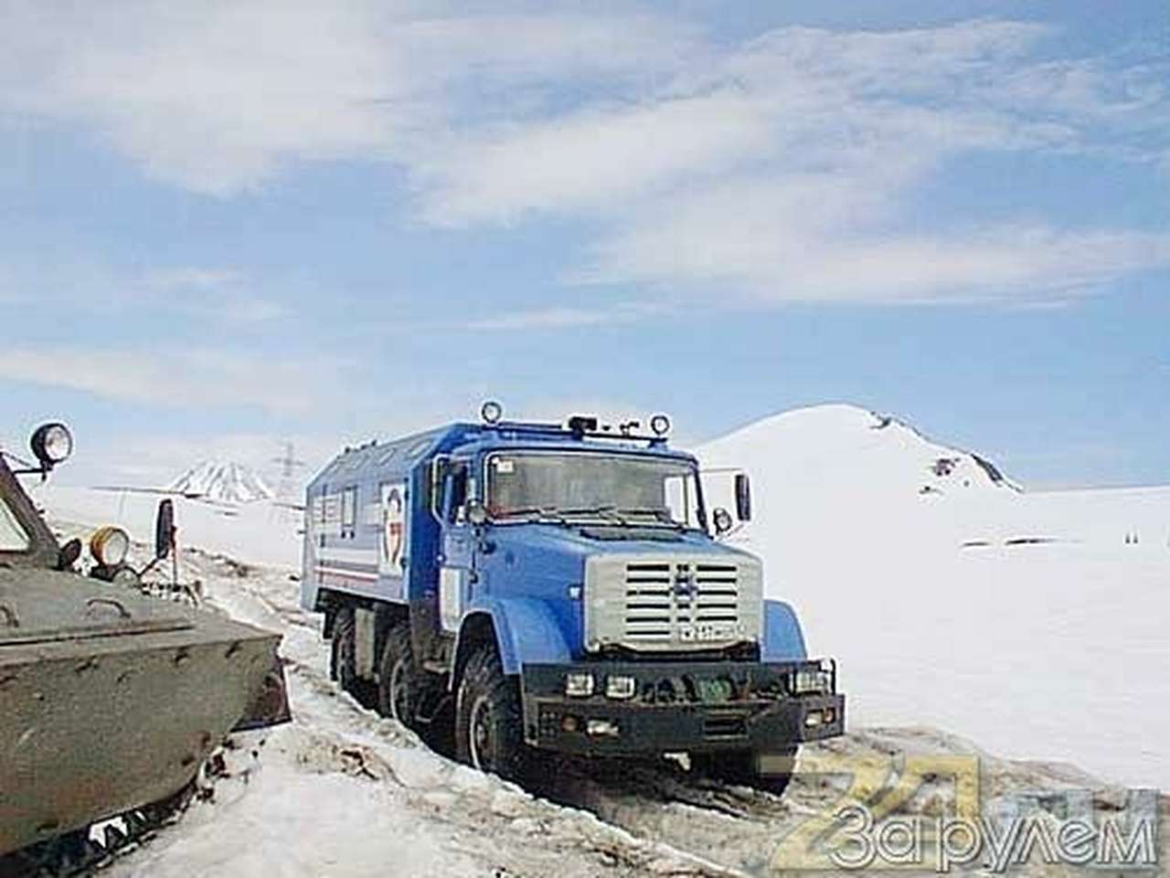 Синяя птица летит без мостов