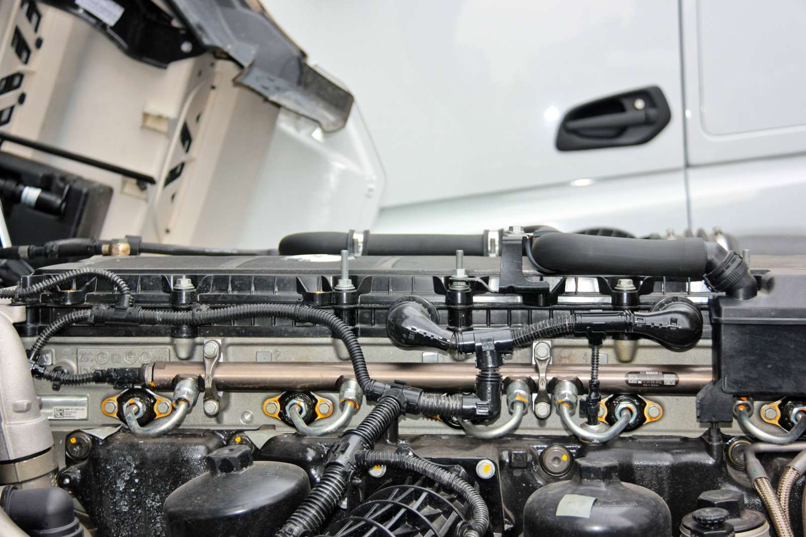 Какие моторы ставят на мерседес актрос - 88 фото