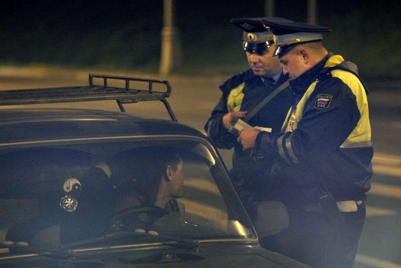 Инспектор ДПС: какие у него права?