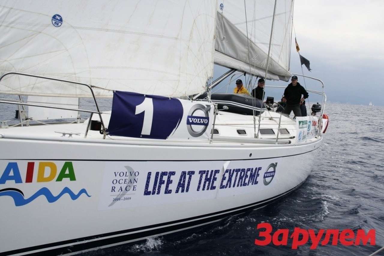 "Вольво" выходит в море
