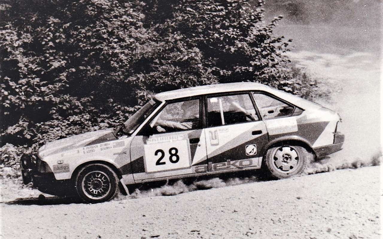 Полноприводные Москвичи заводские гонщики опробовали в ралли.