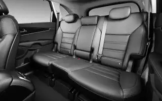 Материалы интерьера Kia Sorento Prime – не самые стойкие к истиранию.