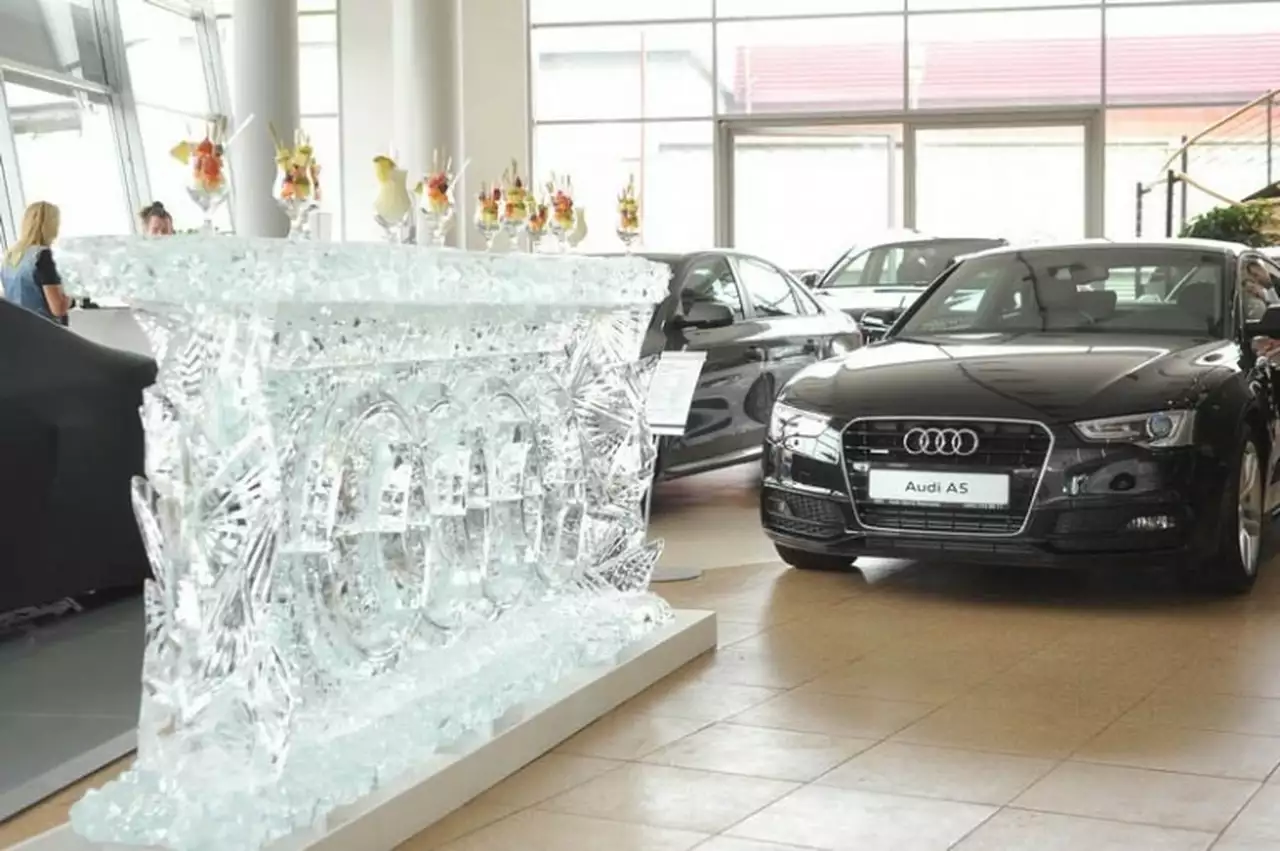 Дилеры начали закрывать автосалоны из-за кризиса