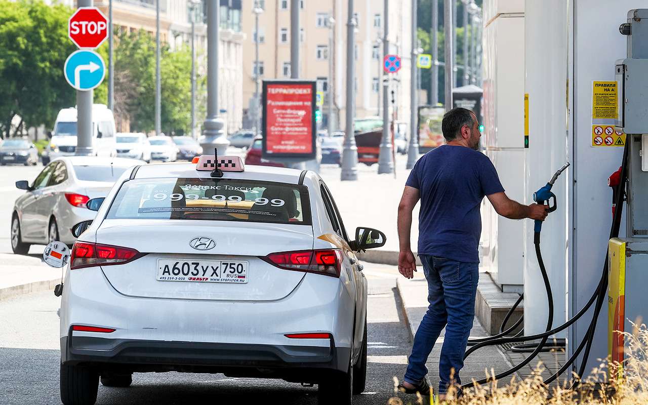 Сколько недоливают на наших АЗС: большая проверка
