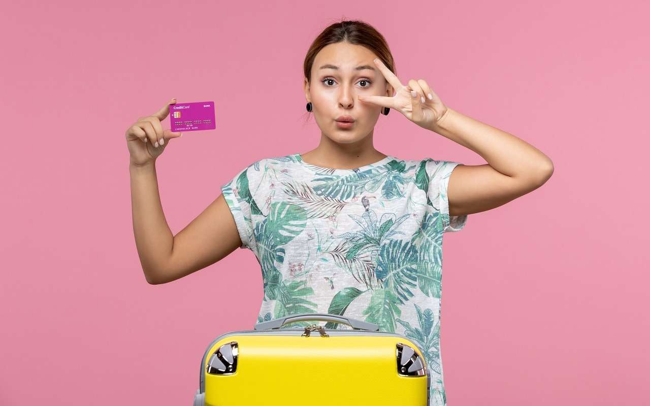 Туристы рассказали, хватает ли им денег на путешествия