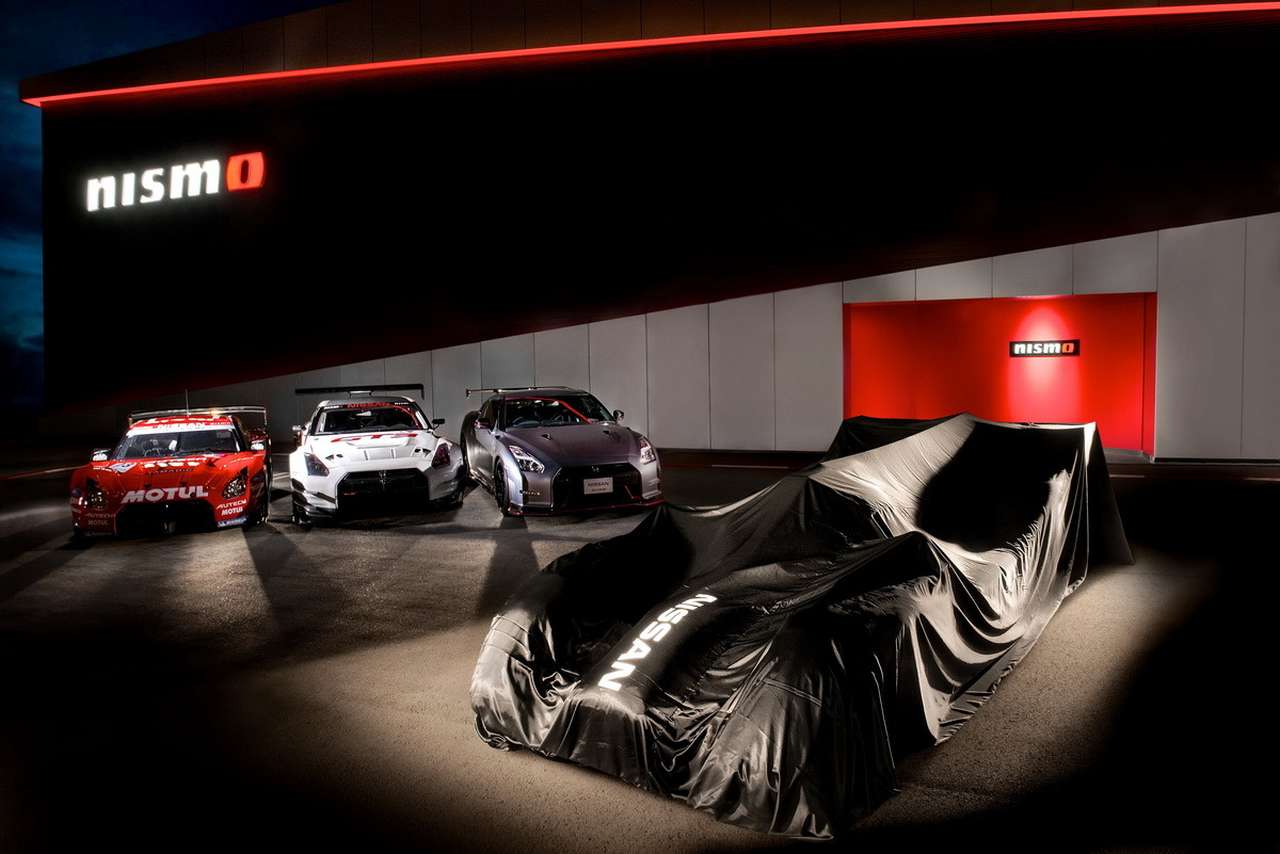 GT-R появилось в названии будущего спортпрототипа неслучайно: автомобили Nissan GT-R много лет участвовали в различных гоночных сериях и одерживали победы. В Ле-Мане Nissan пока не удалось выиграть главный зачет LMP1, и японский производитель надеется, что имя GT-R отчасти поможет добиться успеха в легендарной гонке.