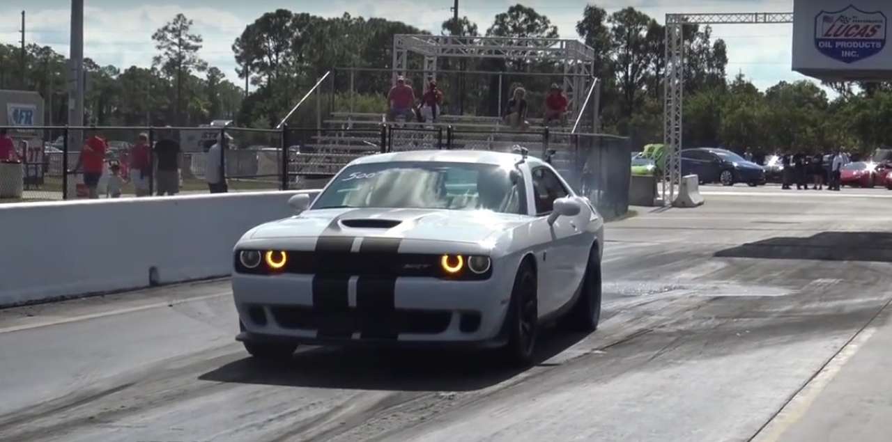 Dodge Challenger SRT Hellcat «наказал» Теслу