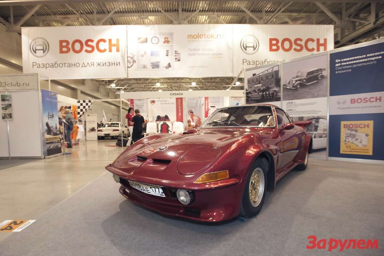 В «Крокус Экспо» открылась выставка исторических автомобилей 