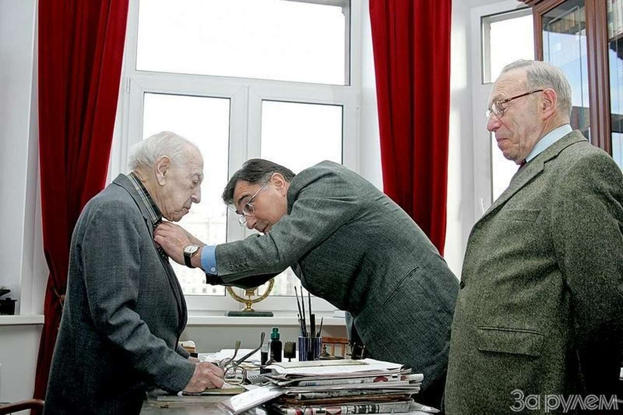 Борис Ефимов