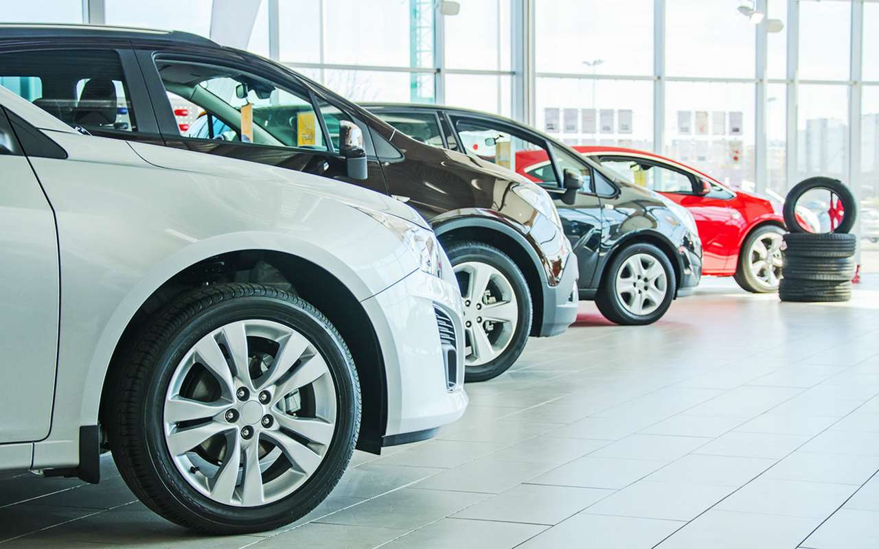 498 000 000 000 рублей: столько россияне потратили на новые автомобили