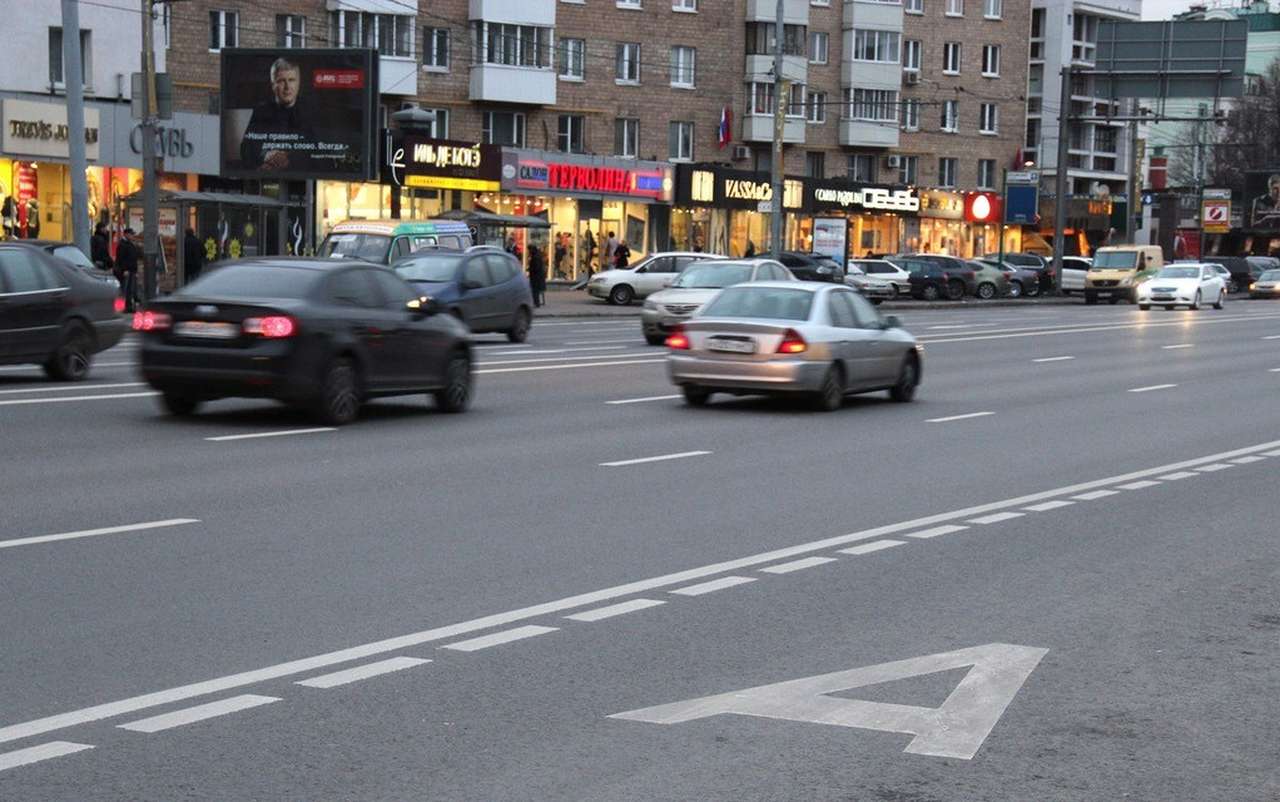 На московских дорогах могут сузить полосы