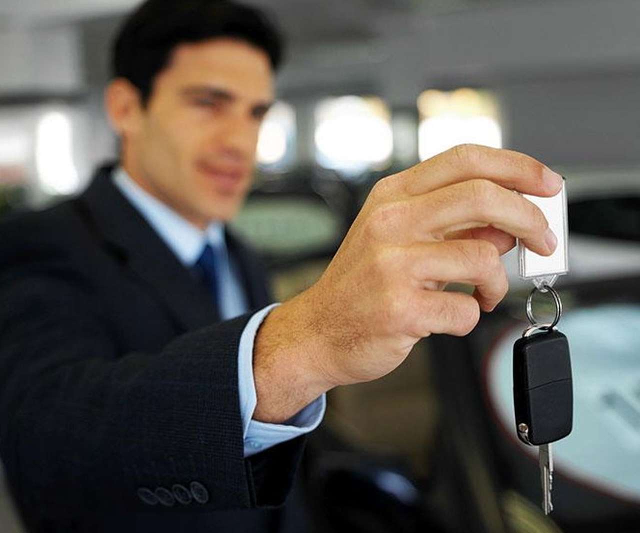 Россиянам стали доступнее дорогие авто