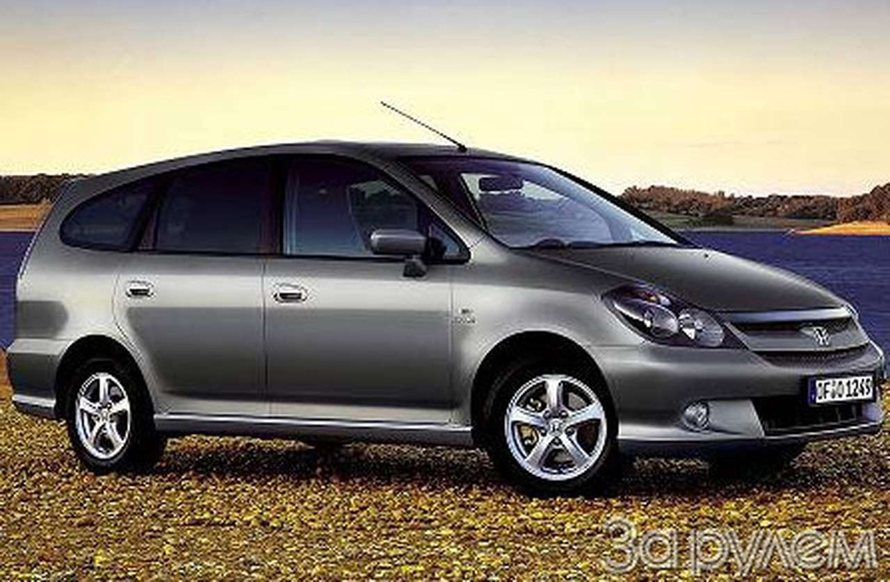 Спорт на потоке. Утилитарный компактвэн с задатками спортсмена