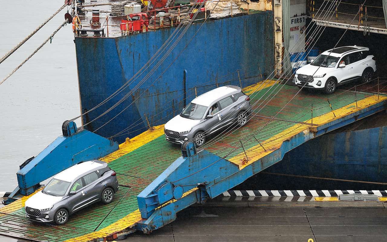 Китайские компании увеличили втрое импорт автомобилей в Россию